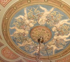 Stuckdecke mit Putten im Kaminsaal von Schloss Stadthagen